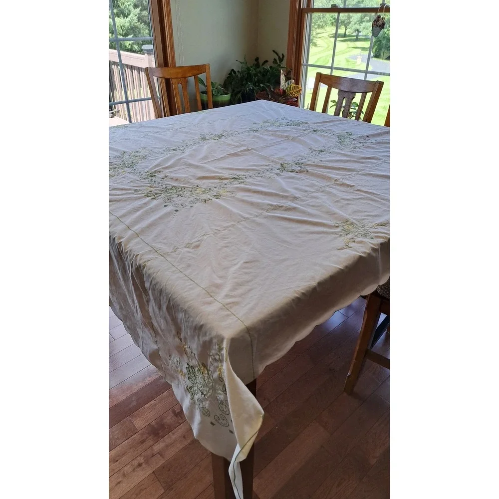 VTG Ivory Embroidered Rectangular Tablecloth 82 X 66 Inches 6 Napkins